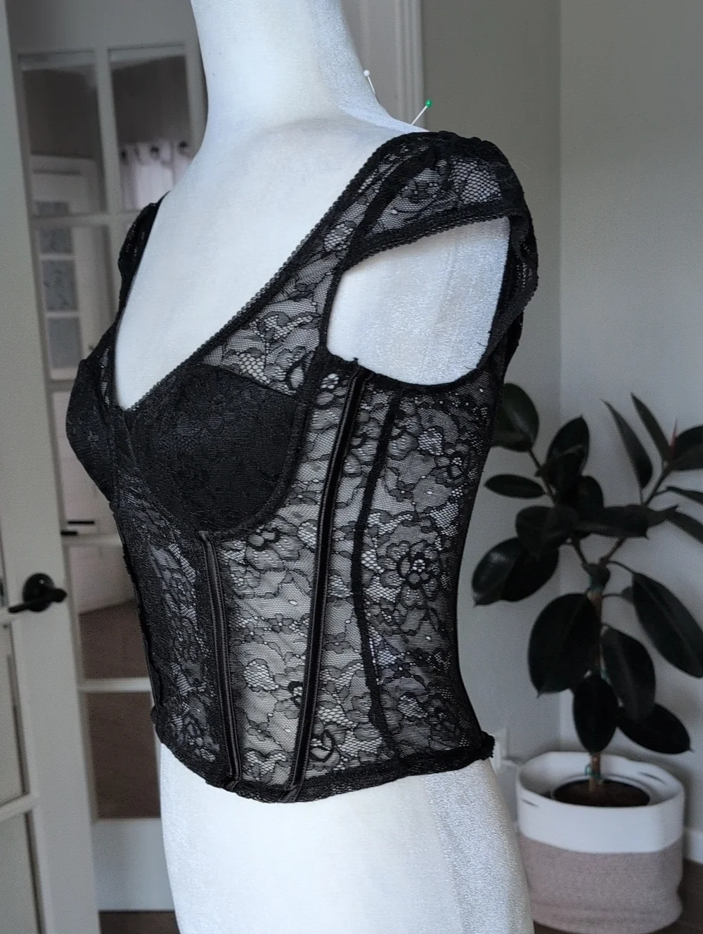 Edikted Black Lace Boned Bustier Corset Top - Small - Picture 4 of 9